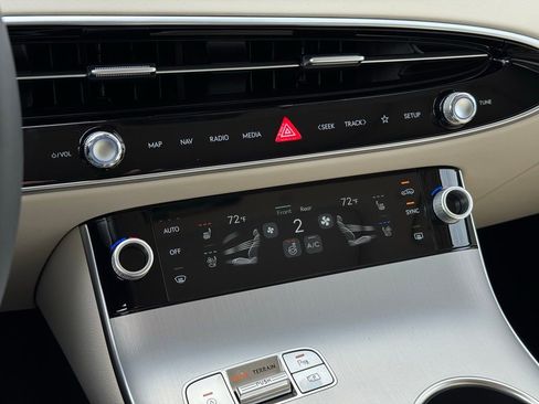 New 2026 Genesis GV70 2.5T Advanced image 34