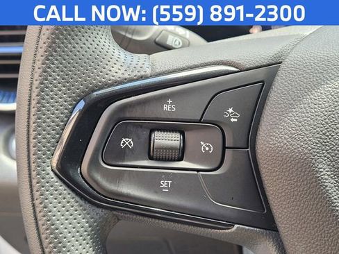 Used 2025 Chevrolet Trax LT FWD image 14