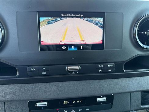 Used 2024 Mercedes-Benz Sprinter 2500 image 22