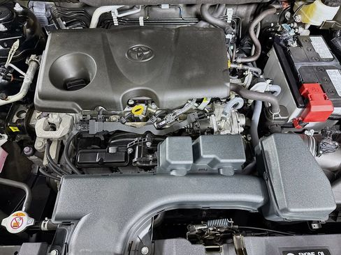 Certified 2022 Toyota RAV4 XLE AWD/4WD image 31