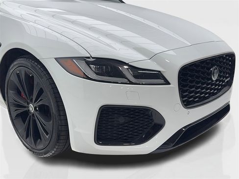 Used 2024 Jaguar XF R-Dynamic SE image 3