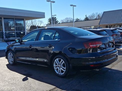 Used 2017 Volkswagen Jetta S image 4