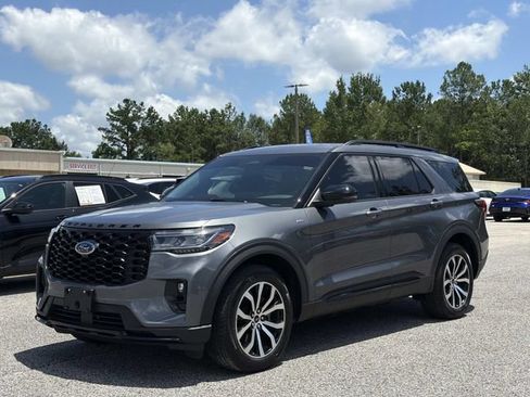 Used 2025 Ford Explorer ST-Line AWD/4WD image 11