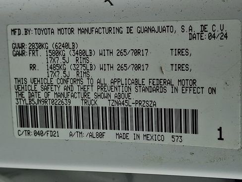 Certified 2024 Toyota Tacoma TRD Off-Road image 27