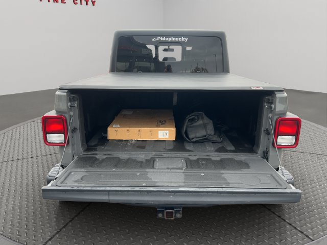 Used 2022 Jeep Gladiator Rubicon w/ Cold Weather Group AWD/4WD image 26