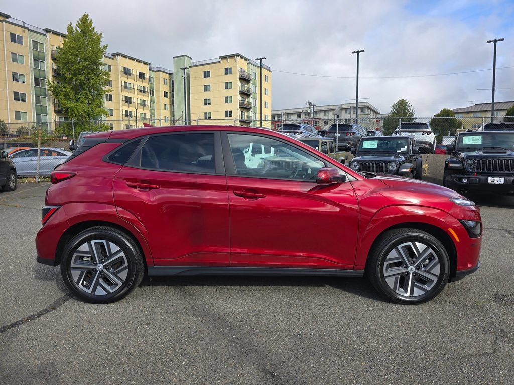Used 2023 Hyundai Kona SE FWD image 8