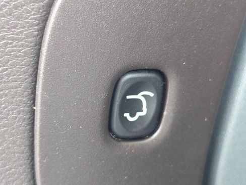 Used 2017 Jeep Cherokee Trailhawk image 17