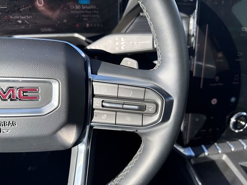 Used 2025 GMC Acadia Elevation FWD image 17