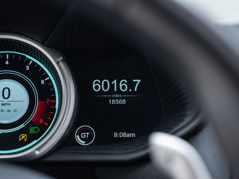 Used 2020 Aston Martin DB11 Volante image 37