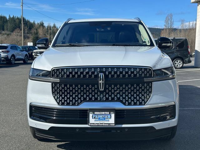 Used 2025 Lincoln Navigator L Reserve AWD/4WD image 7