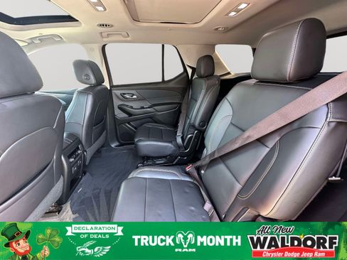 Used 2021 Chevrolet Traverse RS image 25