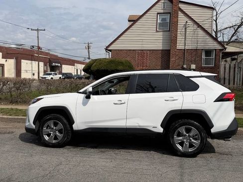 Used 2025 Toyota RAV4 XLE image 8