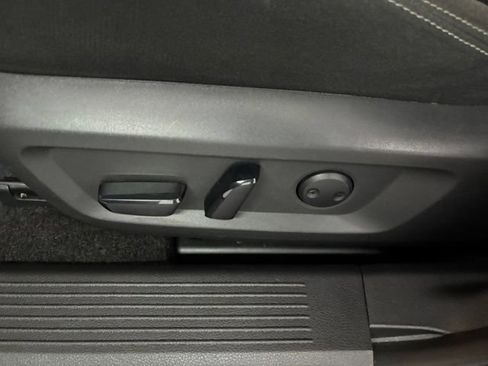 Used 2024 Nissan Rogue SV AWD/4WD image 9