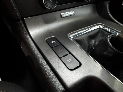 Used 2010 Ford Mustang GT RWD image 29