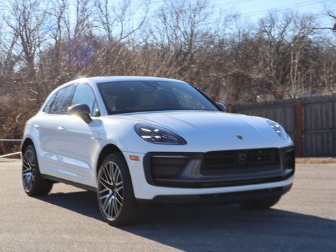 New 2026 Porsche Macan image 11