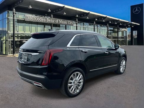 Used 2022 Cadillac XT5 Premium Luxury FWD image 3