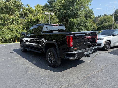 Used 2024 GMC Sierra 1500 AT4X AWD/4WD image 4