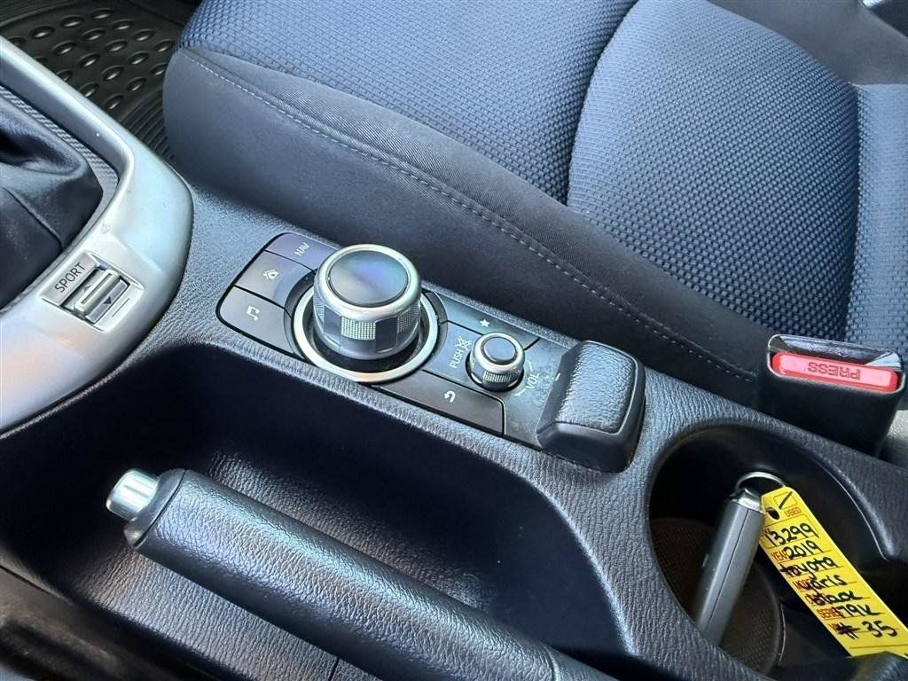 Used 2019 Toyota Yaris L FWD image 20