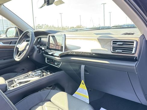 New 2026 Volkswagen Atlas SE image 23