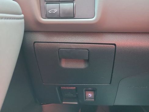 Certified 2021 Toyota Highlander XLE FWD image 29