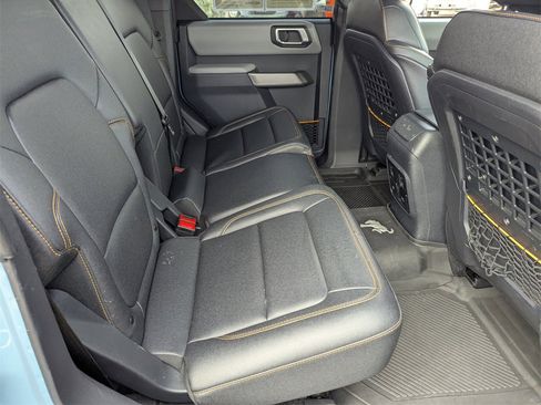 Used 2023 Ford Bronco Badlands image 16