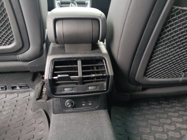 Used 2024 Audi Q3 2.0T Premium Plus w/ Premium Plus Package AWD/4WD image 17