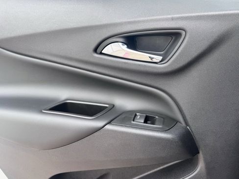 Used 2020 Chevrolet Equinox LT image 18