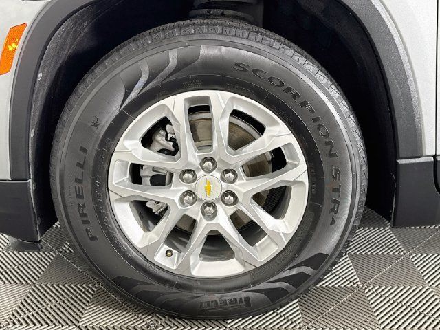 Used 2023 Chevrolet Traverse LS AWD/4WD image 35