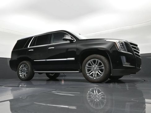 Used 2020 Cadillac Escalade 2WD image 26