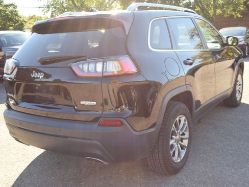 Used 2019 Jeep Cherokee Latitude Plus w/ Comfort/Convenience Group image 5