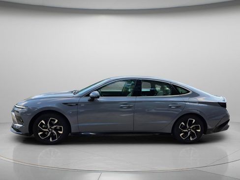 Used 2024 Hyundai Sonata SEL FWD image 3