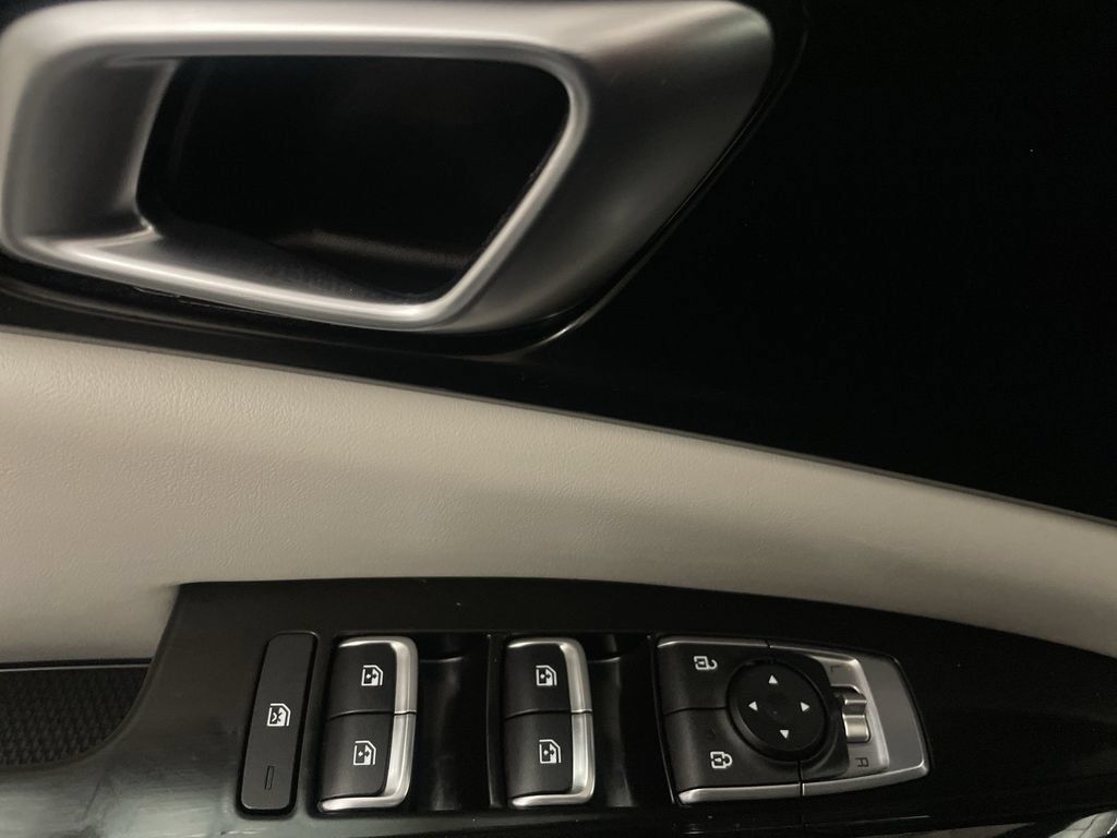 Used 2022 Kia Carnival EX FWD image 17