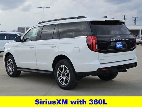 New 2026 Ford Expedition Active image 7