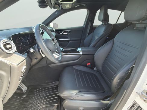 Used 2025 Mercedes-Benz GLC 300 4MATIC image 17