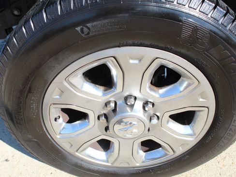 Used 2017 RAM 2500 Big Horn image 34