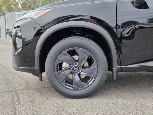 New 2026 Nissan Rogue SV FWD image 5