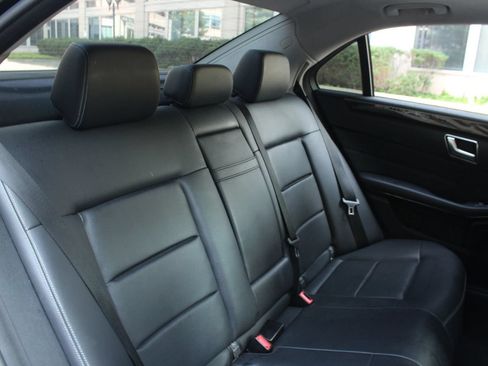 Used 2014 Mercedes-Benz E 350 Sedan image 23