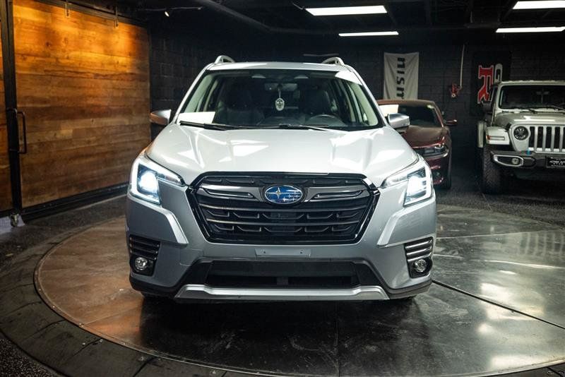 Used 2023 Subaru Forester Touring AWD/4WD image 4