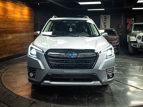 Used 2023 Subaru Forester Touring AWD/4WD image 4