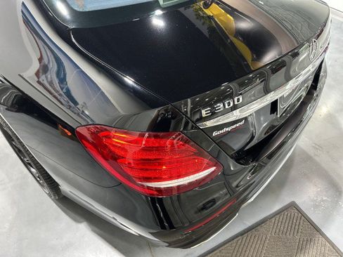 Used 2018 Mercedes-Benz E 300 4MATIC image 29