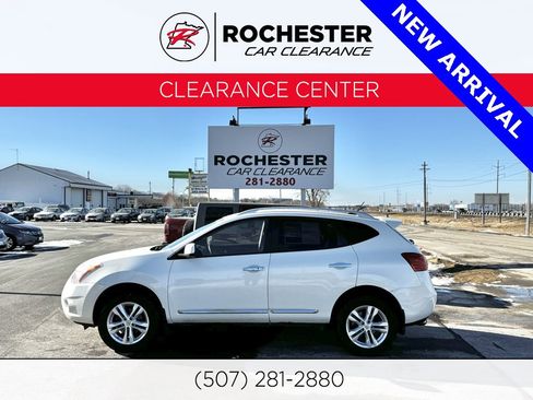 Used 2013 Nissan Rogue SV image 1