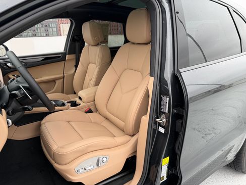 New 2026 Porsche Macan AWD/4WD image 5