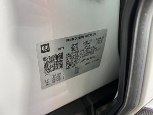 Used 2024 GMC Yukon Denali Ultimate AWD/4WD image 31