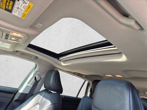 Used 2023 Toyota Highlander XLE FWD image 14