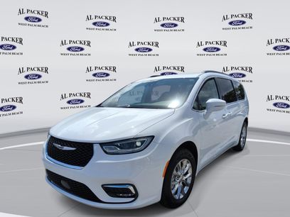Used 2022 Chrysler Pacifica Touring-L