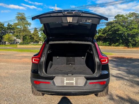 Used 2022 Volvo XC40 P8 Recharge Plus AWD/4WD image 9