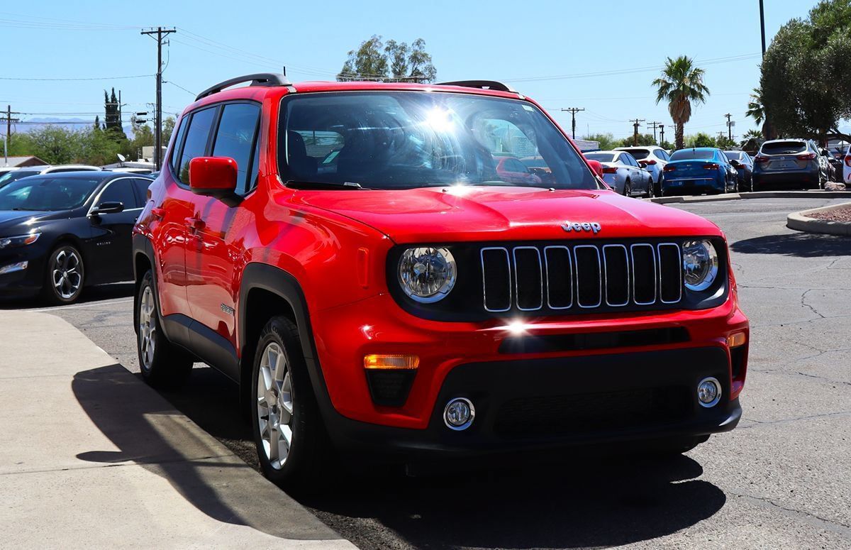 Used 2019 Jeep Renegade Latitude FWD image 14