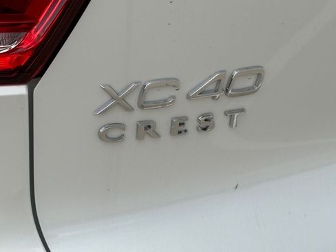 New 2026 Volvo XC40 B5 Ultra w/ Protection Package Premier AWD/4WD image 7
