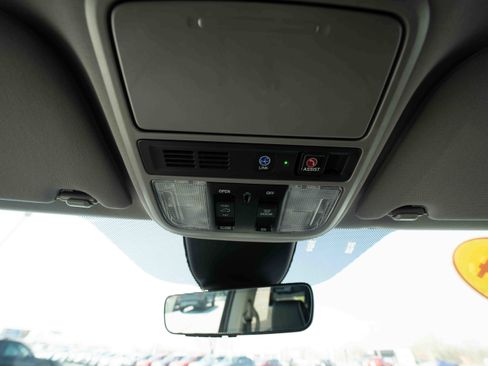 Used 2024 Honda Odyssey Elite image 18