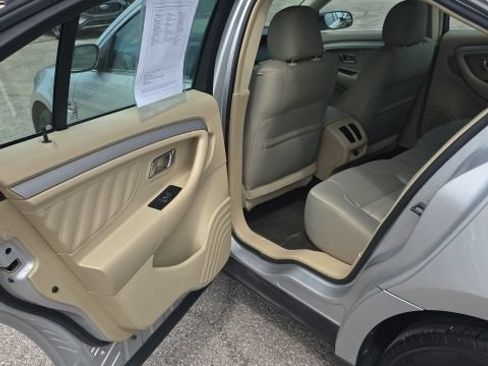 Used 2018 Ford Taurus SE FWD image 23